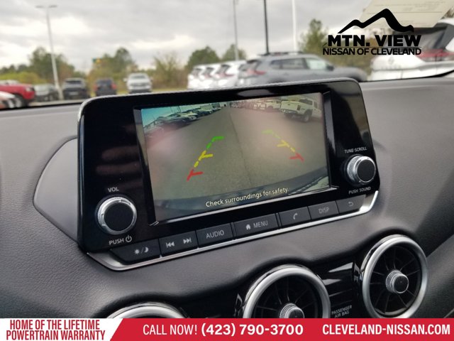 Vehicle image 12 of 18