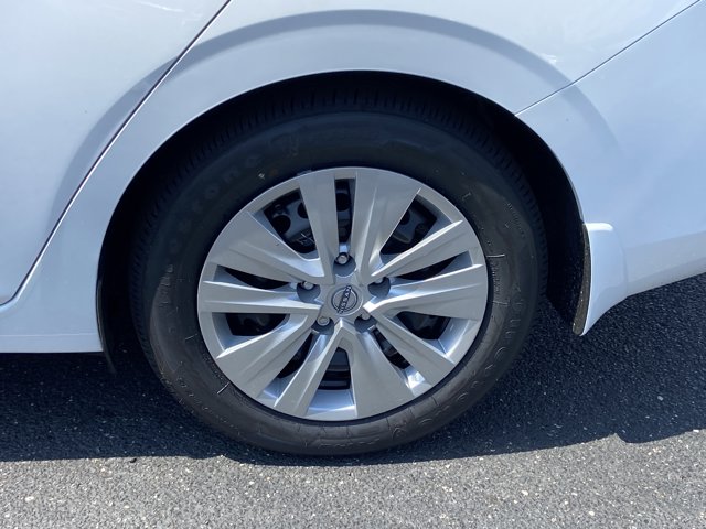 Vehicle image 8 of 19