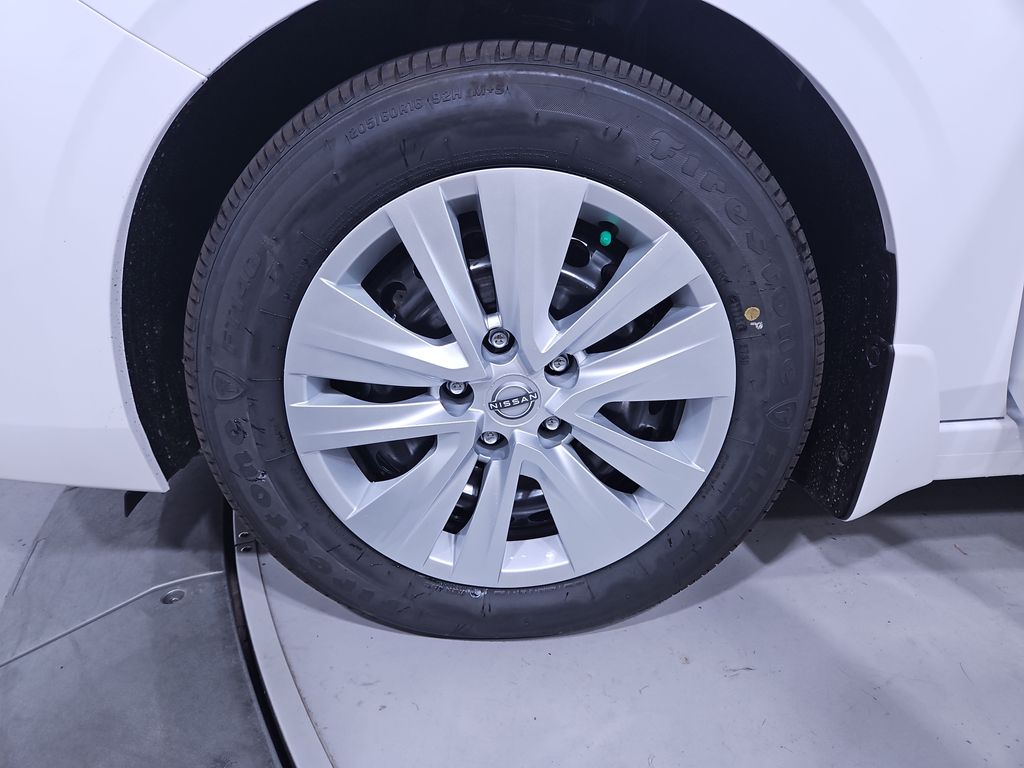 2025 Nissan Sentra S Image 10 of 29