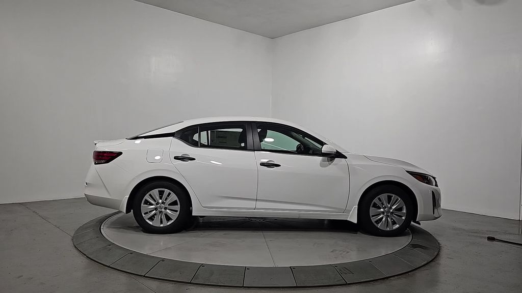 2025 Nissan Sentra S Image 4 of 29