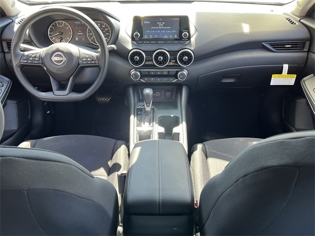 2025 Nissan Sentra S Image 17 of 28