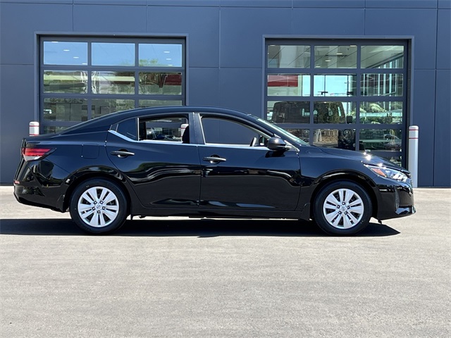 2025 Nissan Sentra S Image 4 of 28