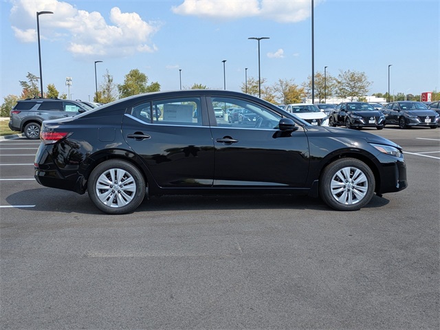 2025 Nissan Sentra S Image 4 of 29