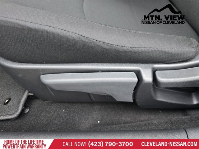 Vehicle image 7 of 16