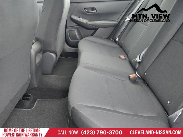 Vehicle image 9 of 16