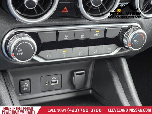 Vehicle image 15 of 16