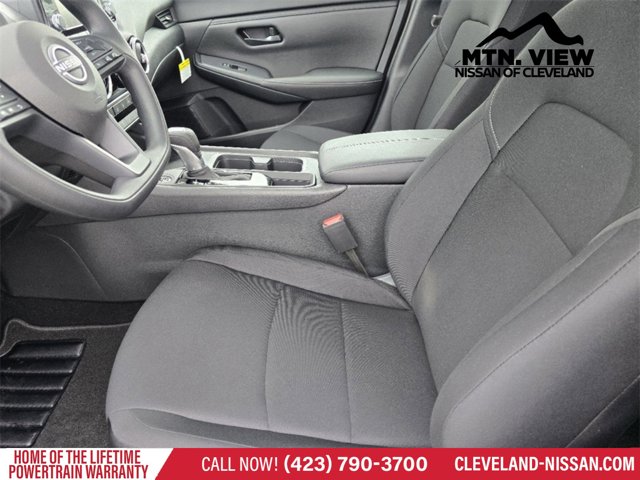 Vehicle image 8 of 16