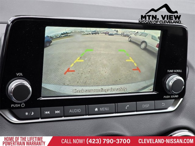 Vehicle image 14 of 16