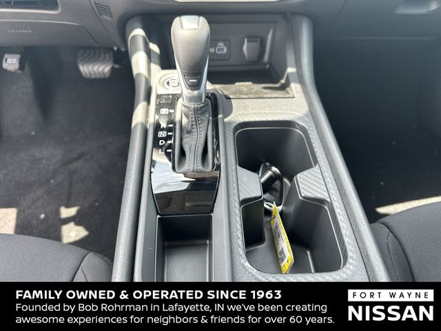 Vehicle image 33 of 36
