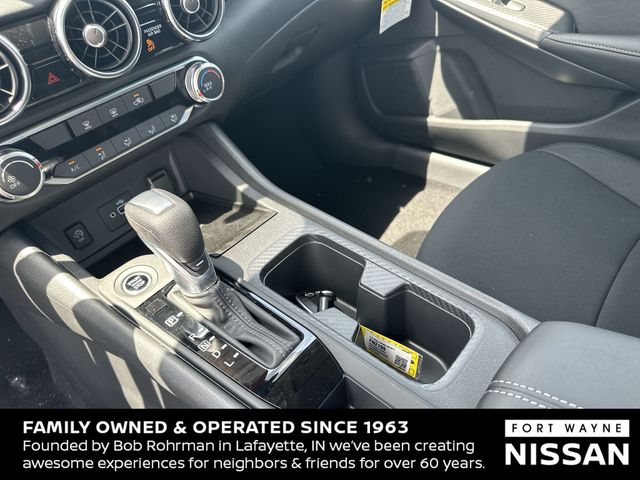Vehicle image 23 of 36