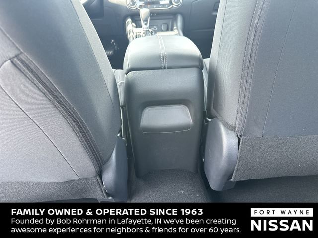 Vehicle image 28 of 36