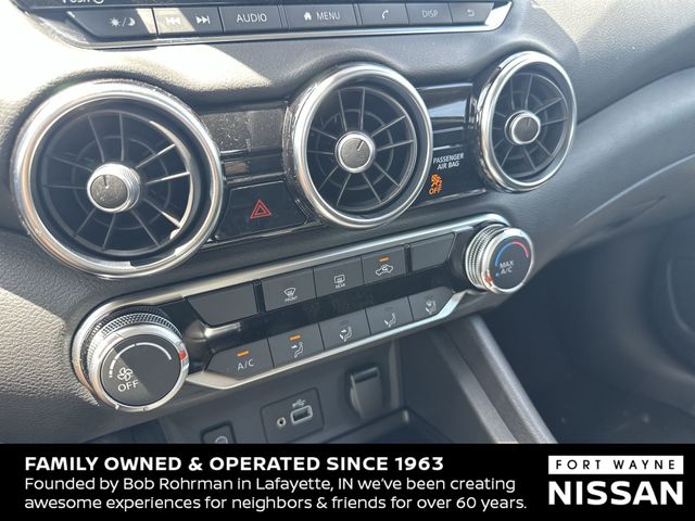 Vehicle image 17 of 36