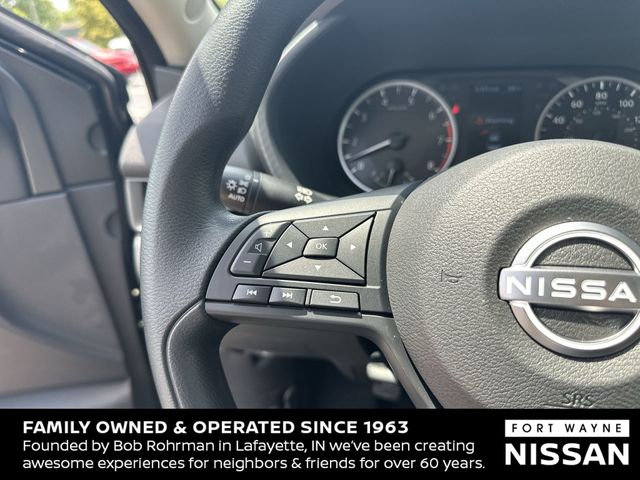 Vehicle image 27 of 36