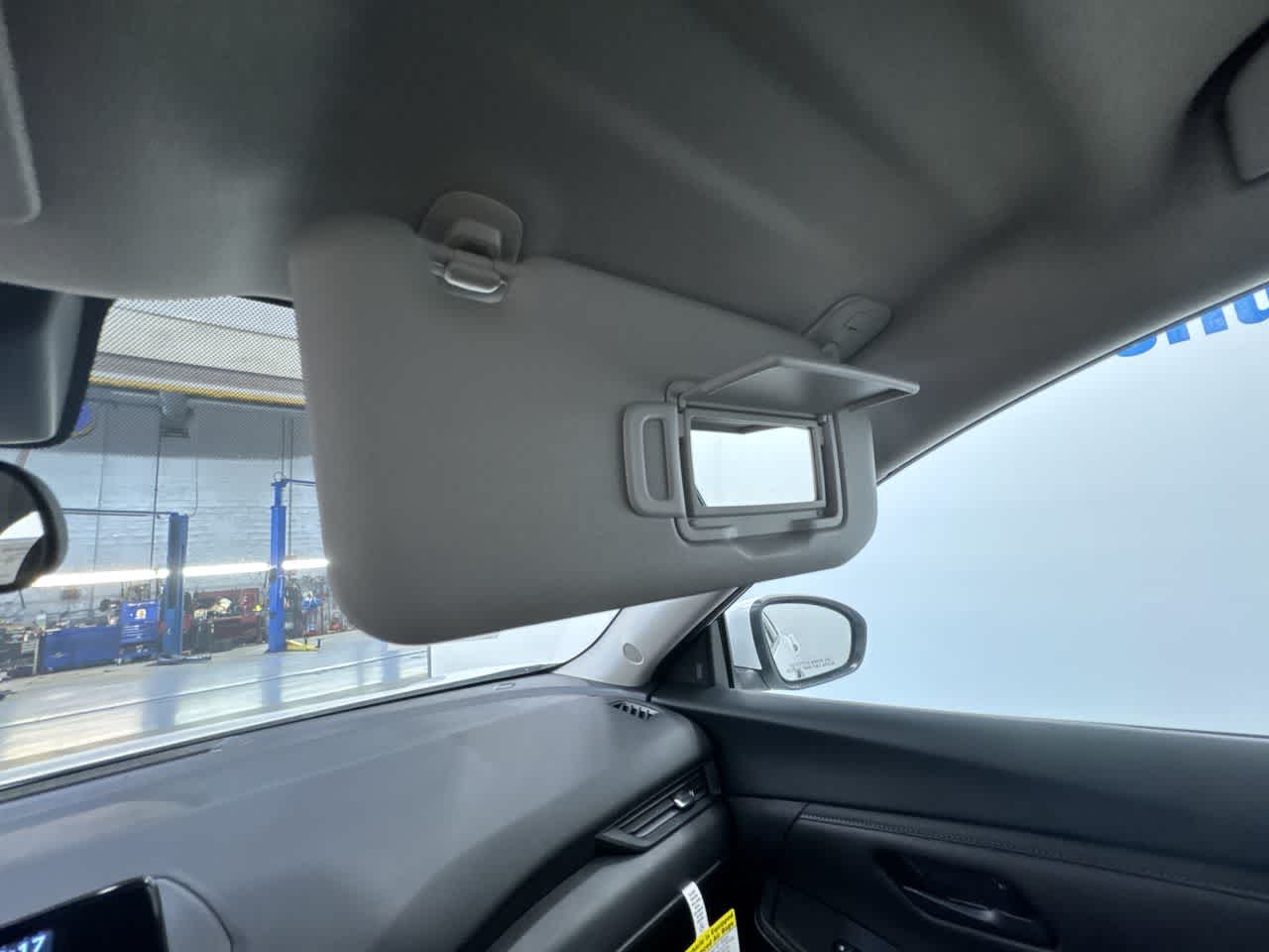 Vehicle image 18 of 41