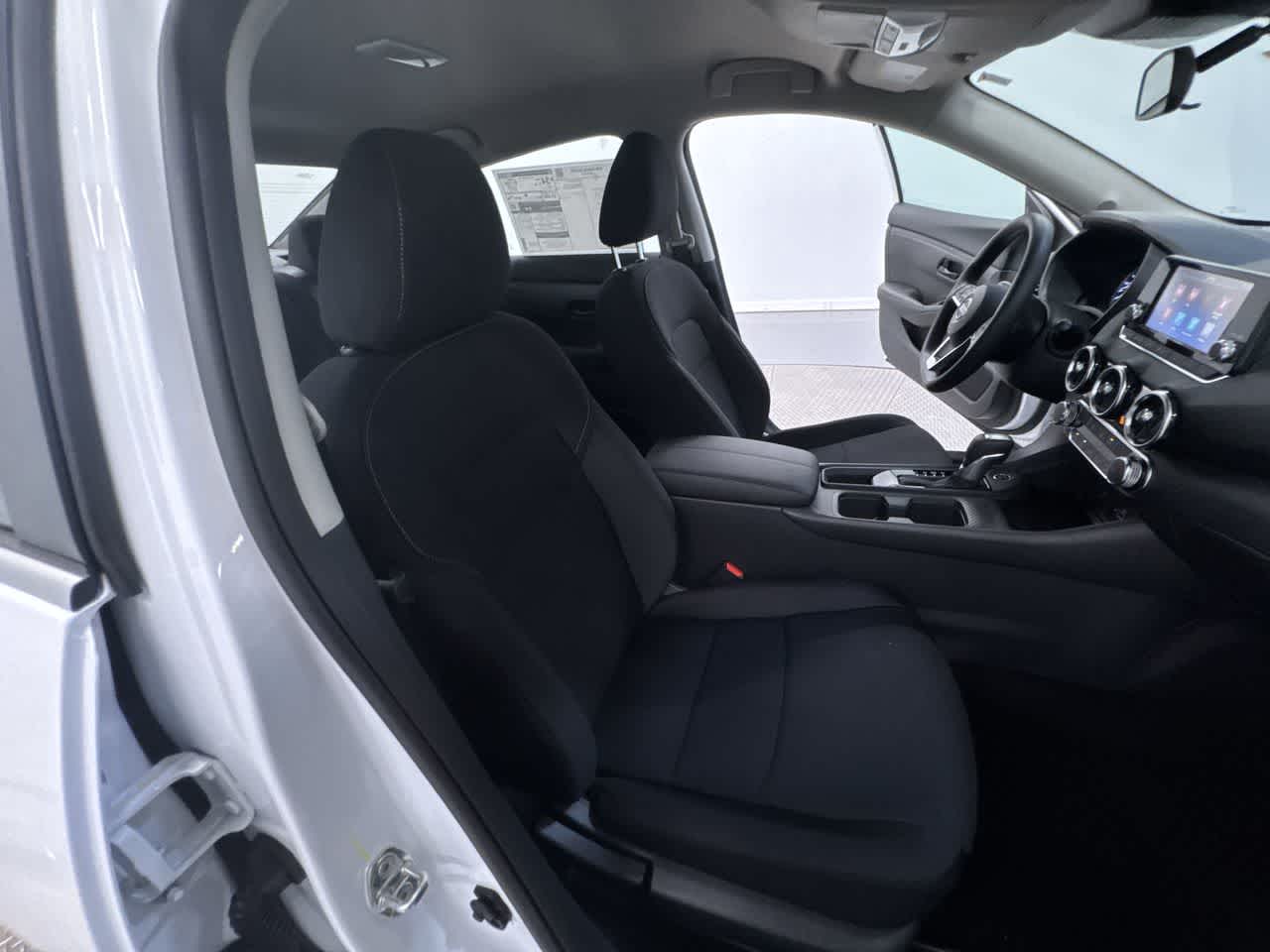 Vehicle image 13 of 41