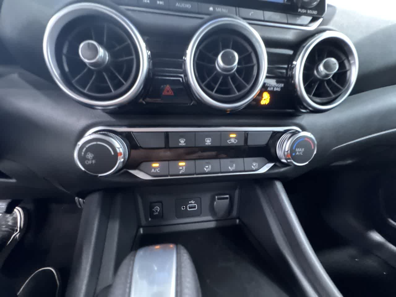 Vehicle image 34 of 41