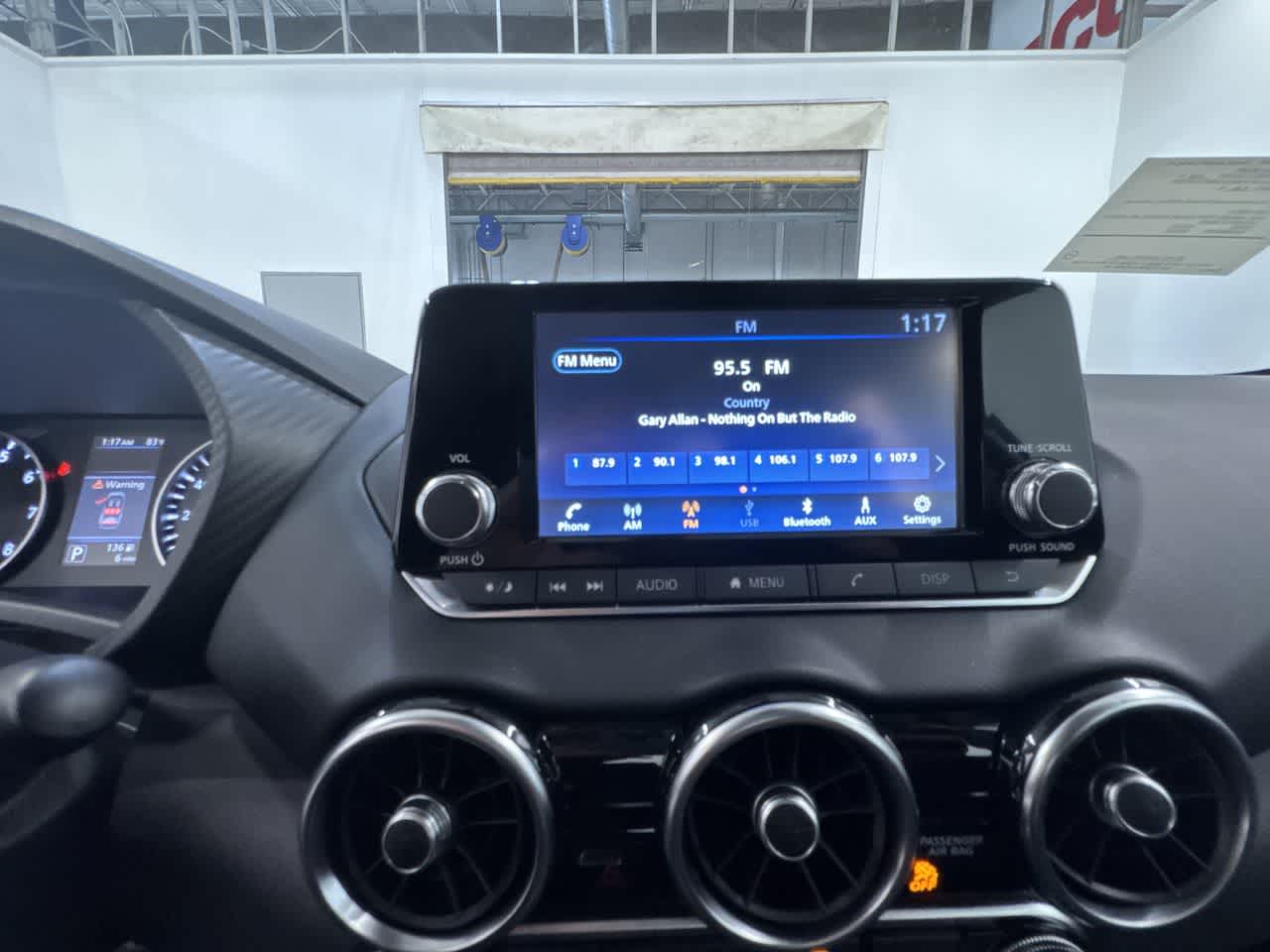 Vehicle image 21 of 41