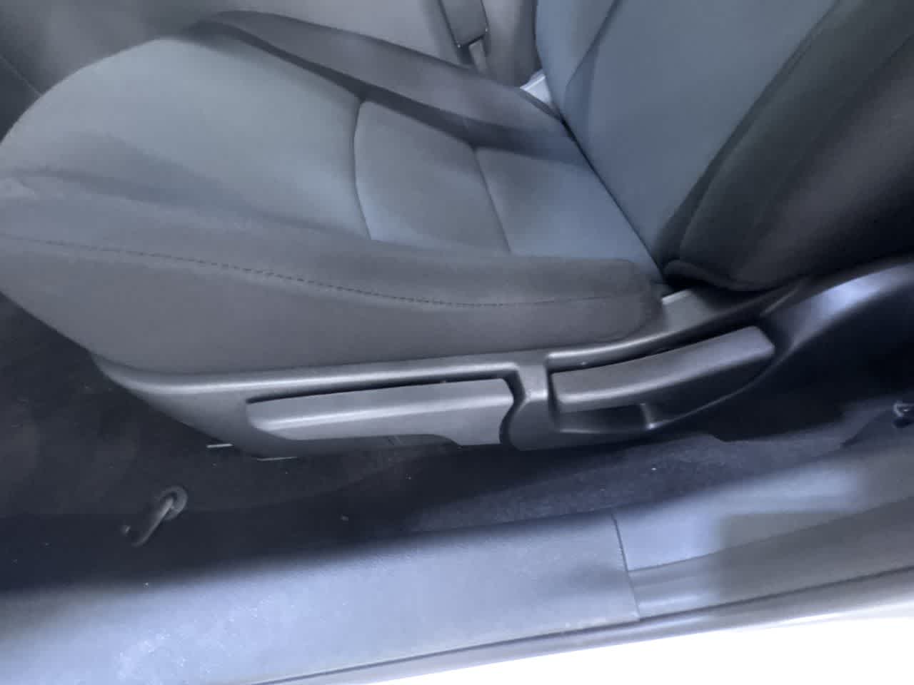 Vehicle image 33 of 41