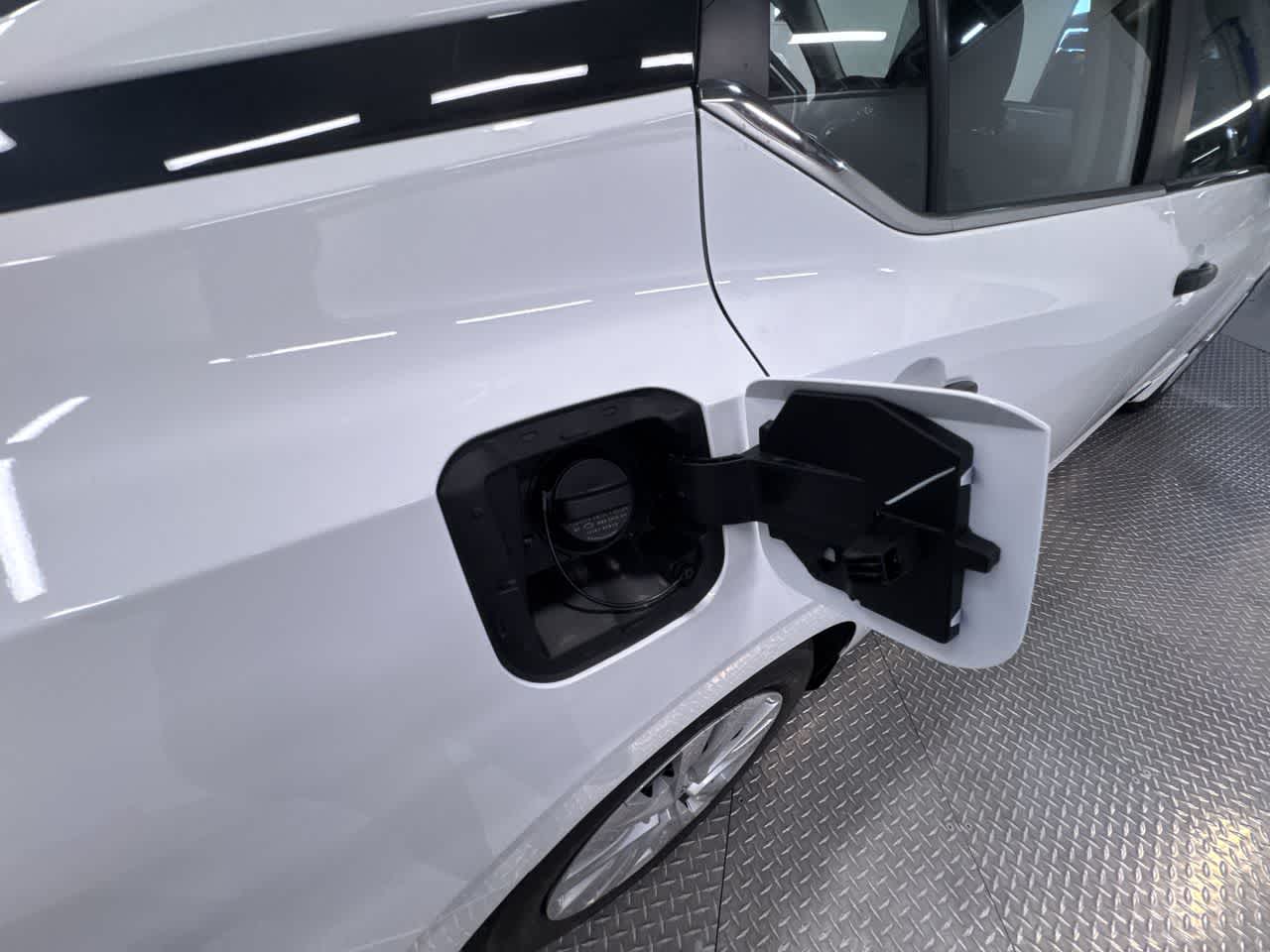 Vehicle image 26 of 41