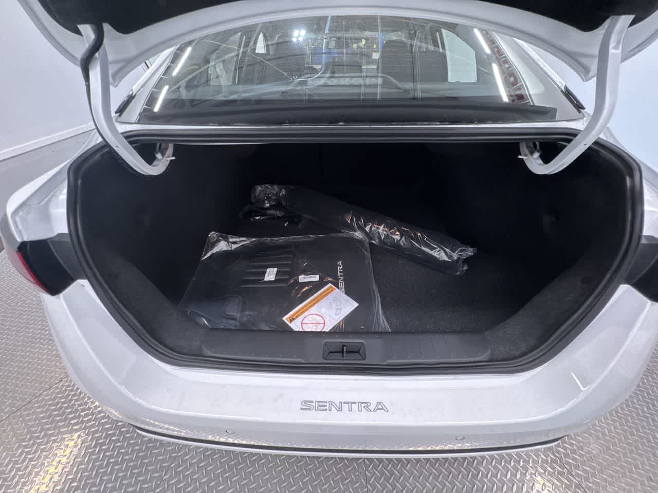 Vehicle image 11 of 41