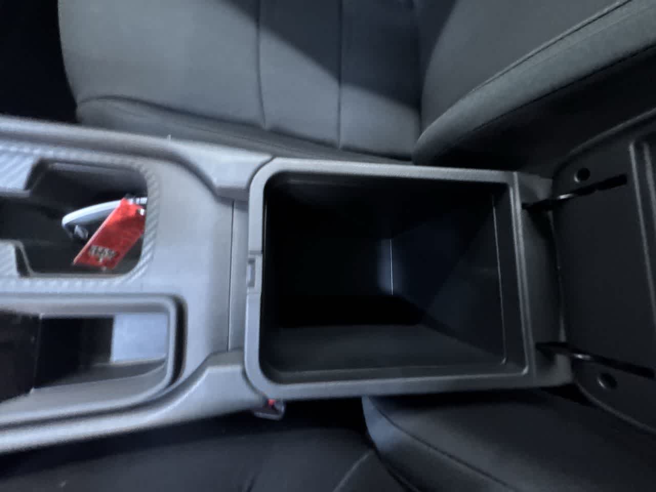 Vehicle image 27 of 41