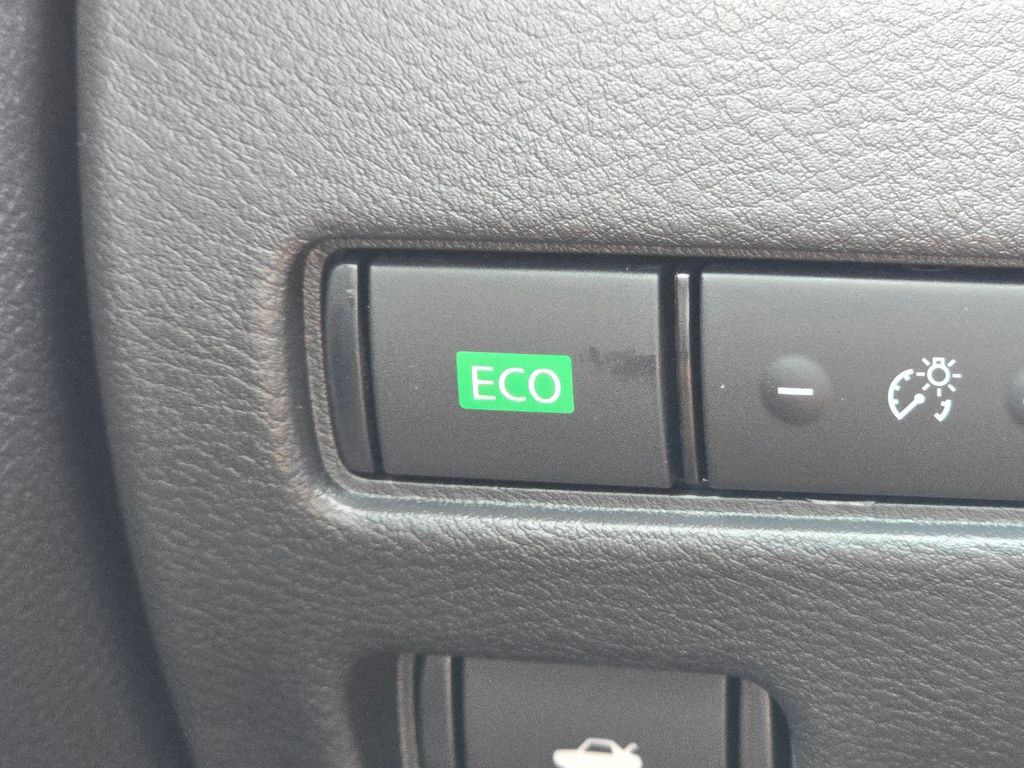 Vehicle image 51 of 60