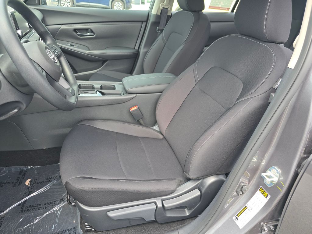 Vehicle image 27 of 60