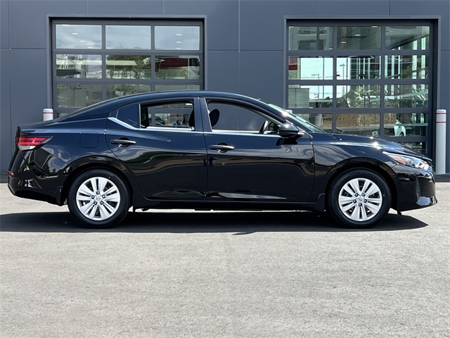 2025 Nissan Sentra S Image 4 of 28
