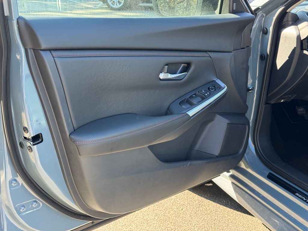 Vehicle image 20 of 24