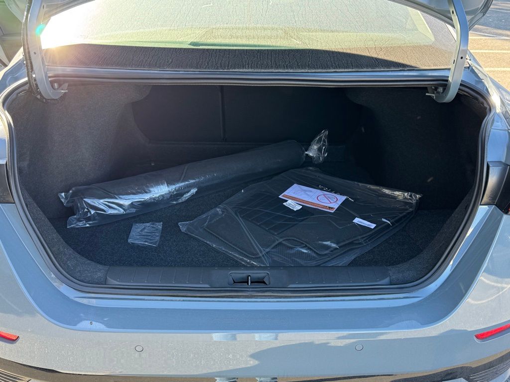 Vehicle image 22 of 24