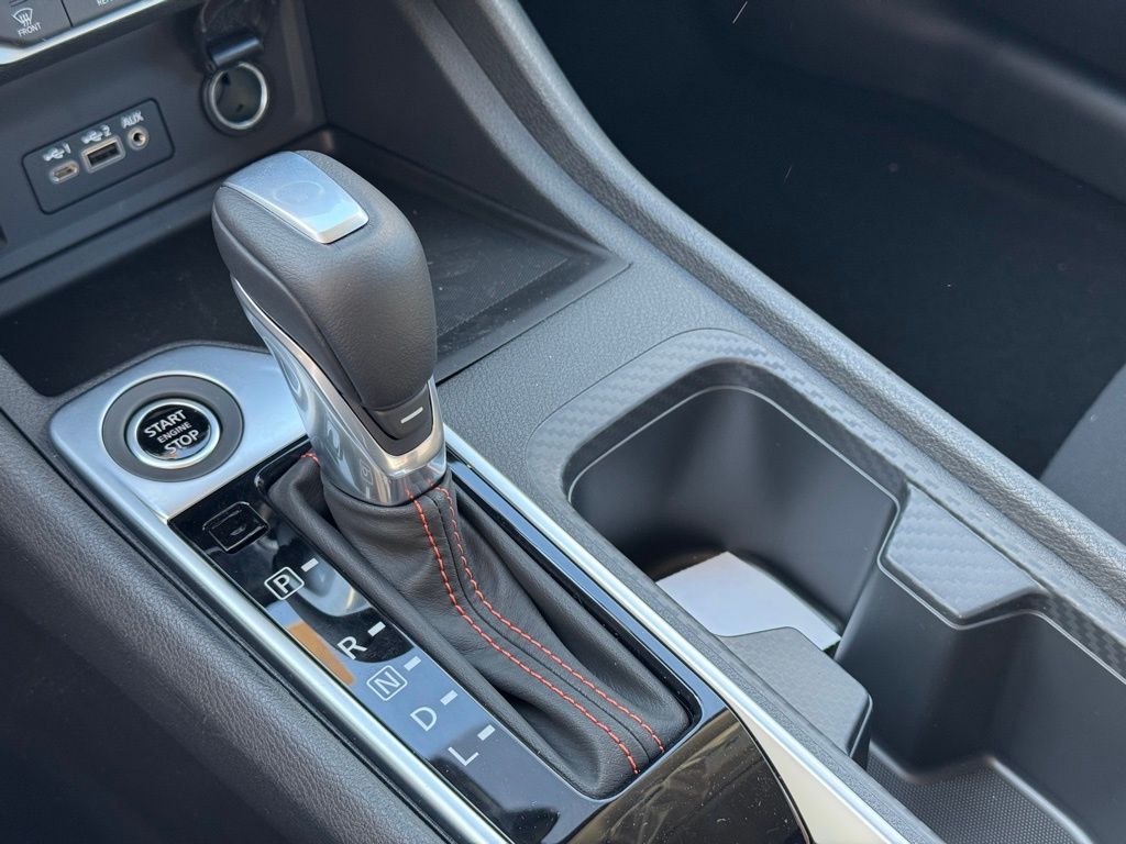 Vehicle image 14 of 24