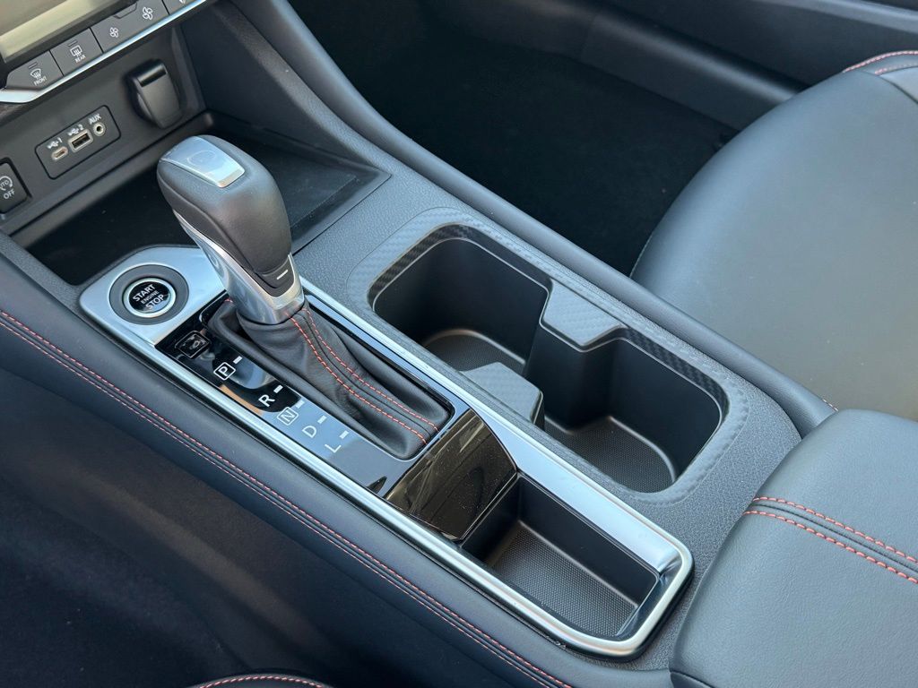 Vehicle image 11 of 24