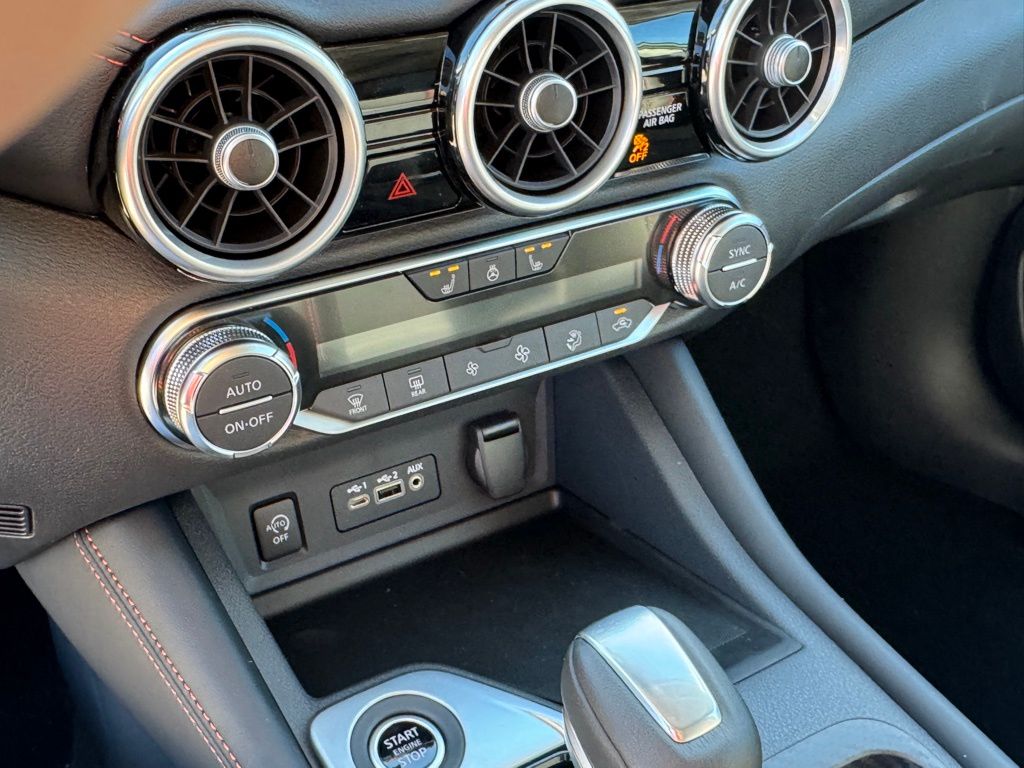 Vehicle image 10 of 24