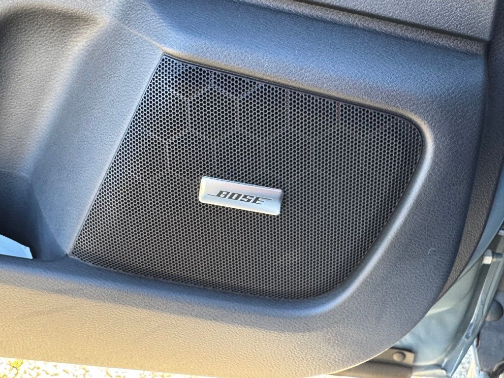 Vehicle image 14 of 24