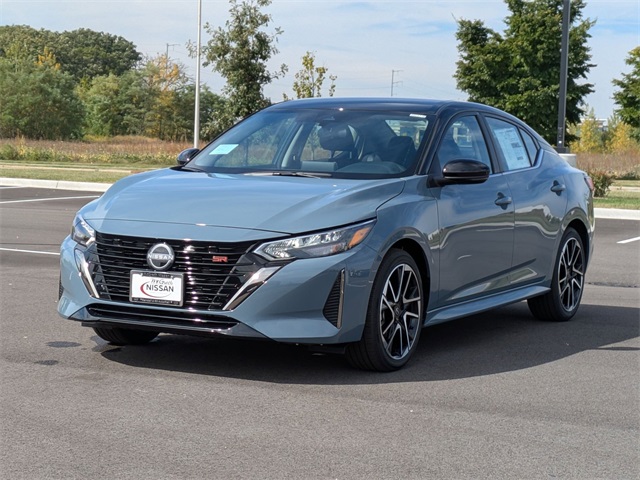 2025 Nissan Sentra SR Image 1 of 29