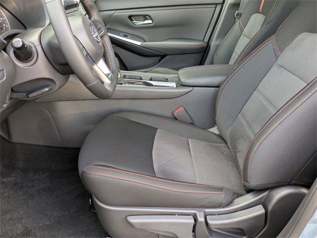 2025 Nissan Sentra SR Image 14 of 29