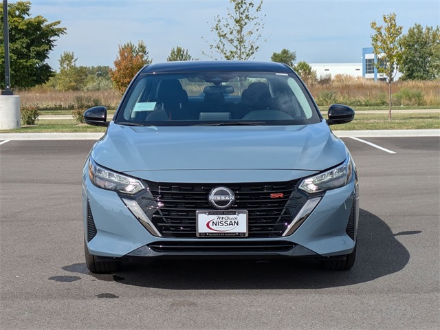 2025 Nissan Sentra SR Image 2 of 29