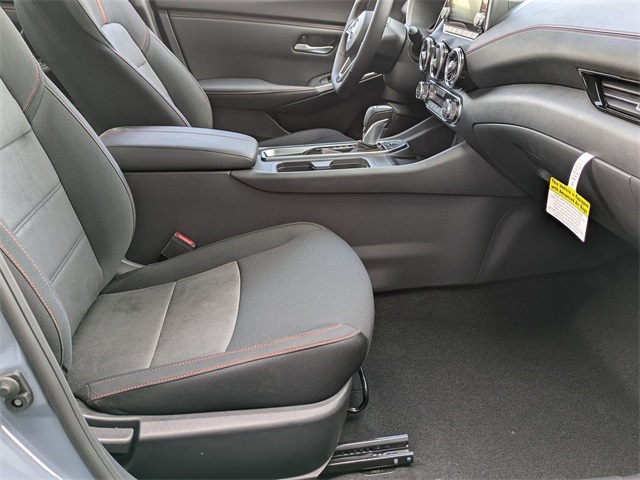 2025 Nissan Sentra SR Image 15 of 29