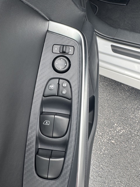 2025 Nissan Sentra SR Image 16 of 25