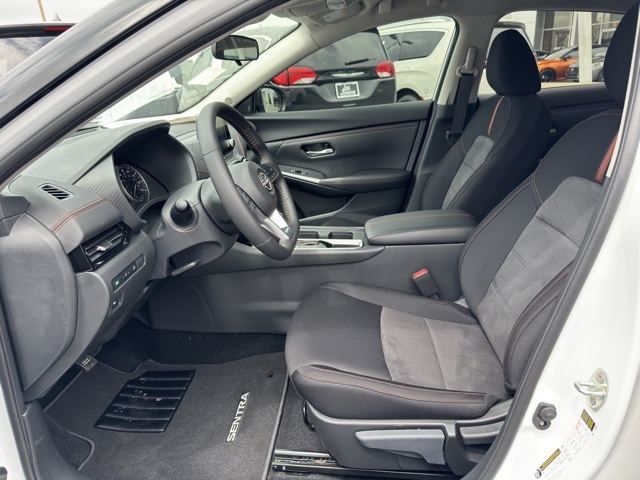 2025 Nissan Sentra SR Image 7 of 25