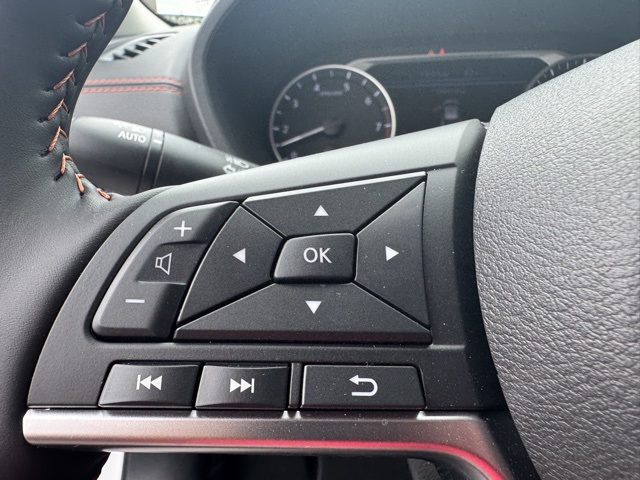 2025 Nissan Sentra SR Image 14 of 25