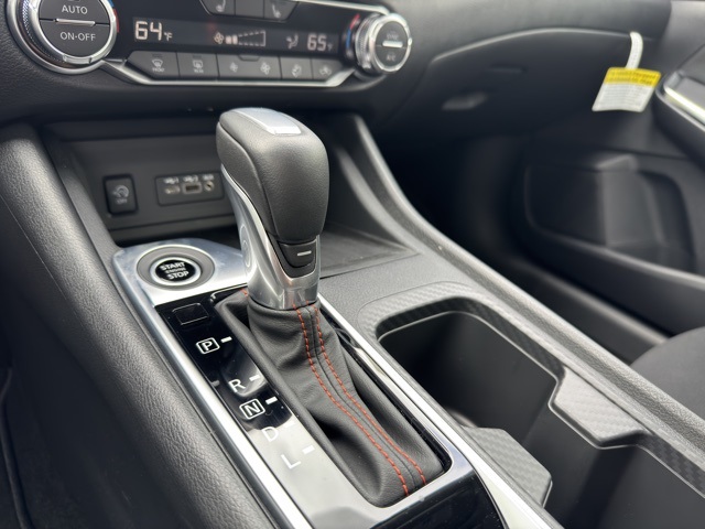 2025 Nissan Sentra SR Image 18 of 25