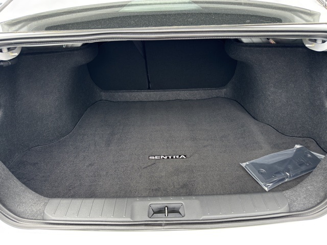 2025 Nissan Sentra SR Image 24 of 25