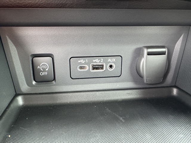 2025 Nissan Sentra SR Image 19 of 25