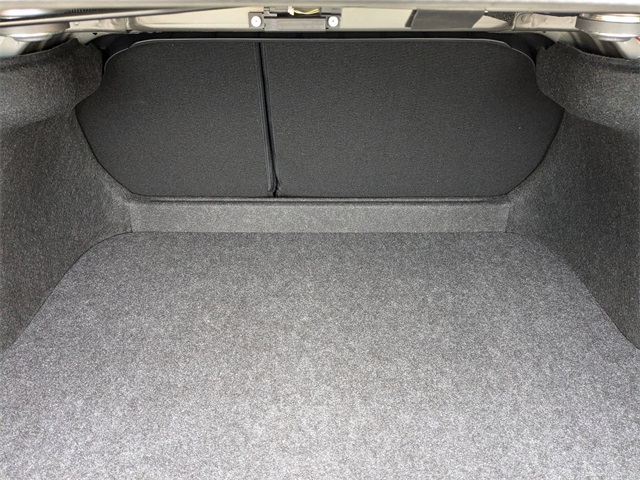 Vehicle image 11 of 28