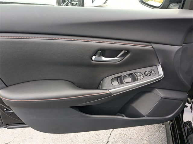 Vehicle image 24 of 28