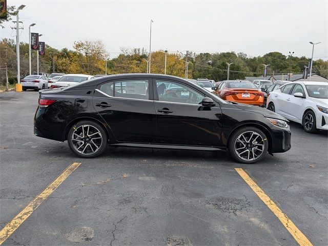 Vehicle image 4 of 28