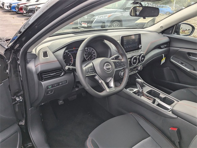 Vehicle image 17 of 28
