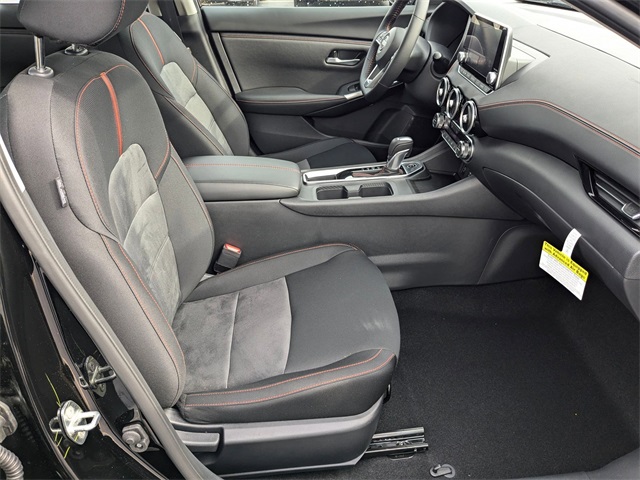 Vehicle image 15 of 28
