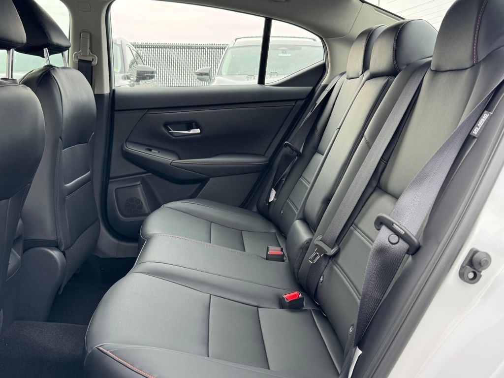 Vehicle image 20 of 26